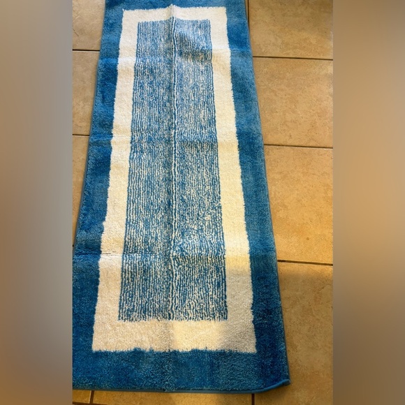 24”x60” Plush Bathroom Rug! Ocean Blue & White Rubber backing!Non Slip! - Picture 2 of 3